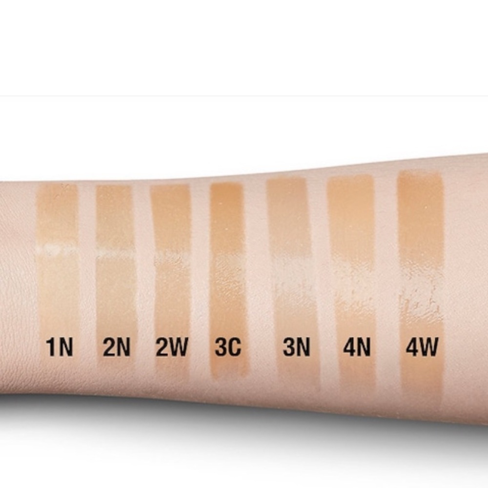 Charlotte Tilbury Beautiful Skin Foundation - Shade 2 Neutral - Picture 7 of 9